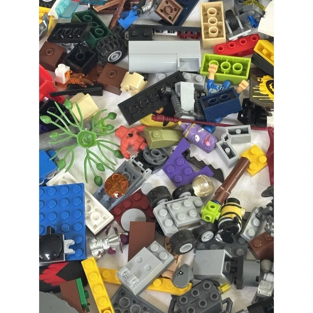 Lego Minifigure Accessories Lot  Random Pieces About 1# Assorted